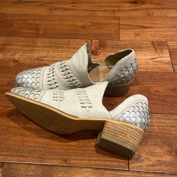 Rebels shoes ladies size 7.5 ! - Picture 10 of 12